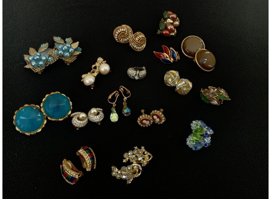 Vintage Clip On Earring Lot: STAR, TRIFARI, NINNA RICCI AND MORE