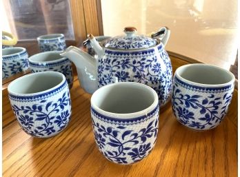 Beautiful Blue And White Chinese Tea Set With Large Teapot & 5 Mugs, Signed