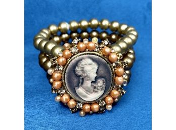 Cameo Bracelet With Faux Pearls