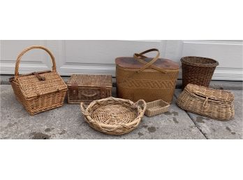 A Fun Lot Of Picnic Baskets, Creel And More!