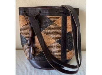 Unmarked Leather And Straw Fabric Purse