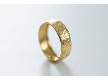 Pretty 18k Gold Ring With Spiral Eye Design