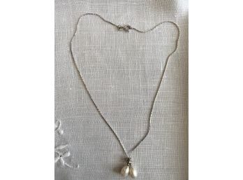 Beautiful Pearl And 18kt GP White Gold Sliding Necklace