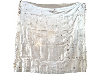 Marvelous Antique Linen Tablecloth With Handmade Lace