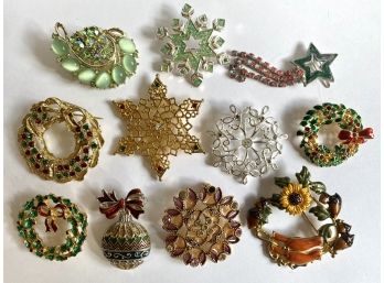 Great Grouping Of Ladies Rhinestone Holiday Brooches Or Pins