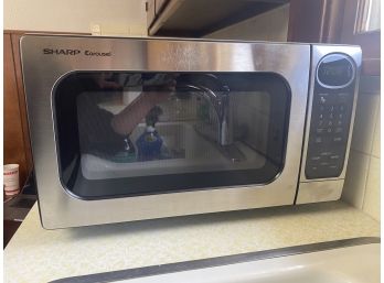 Sharp Carousel Microwave In Very Clean Condition!