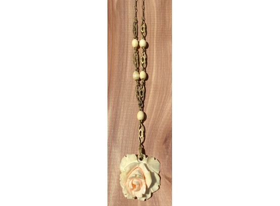 Pretty Rose Necklace