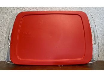Modern Pyrex Dish With Rubber Lid