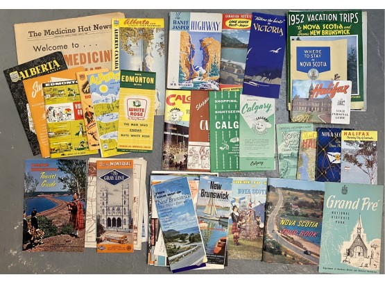 Large Collection Of Vintage Travel Guides, Maps Etc Canada