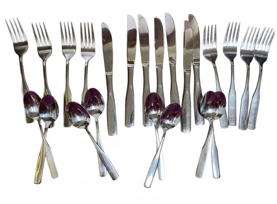 Reed & Barton Heritage Collection Flatware Set Service For 8