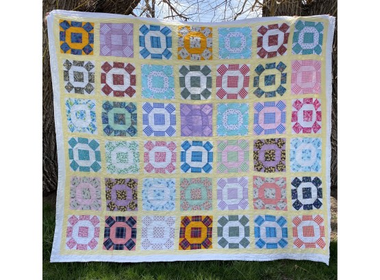 Hand Pieced Machine Quilted Light Weight Poly/cotton Quilt