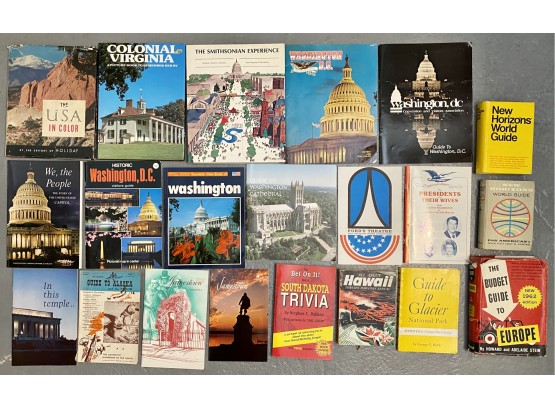 Vintage Mid Century US Souvenir And Travel Books And World Travel Books