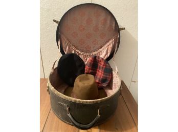 A Great Grouping Of Vintage Hats In Zippered Hat Box Including Tartan Plaid & French Beret
