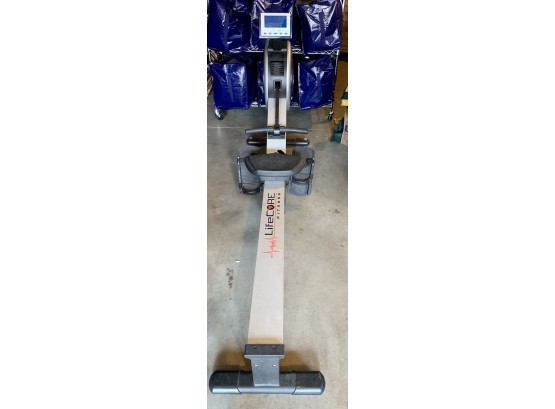 Lifecore R100 Rowing Machine