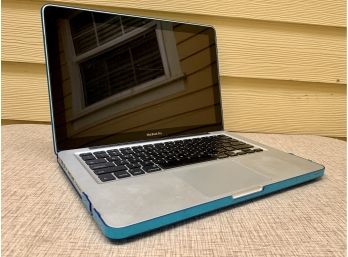 Mac Book Pro Laptop