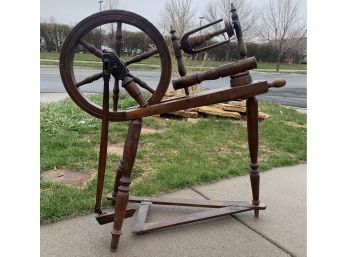 Vintage Wood Spinning Wheel-- READ