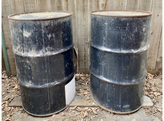 2 55 Gallon Drums With Lids