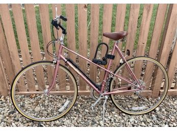 Women's LeMans Mixte Centurion Bike (Lock Pictured Can Be Removed)