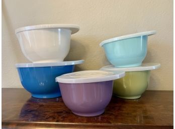 Lot Of 5 Mixing Bowls With Lids