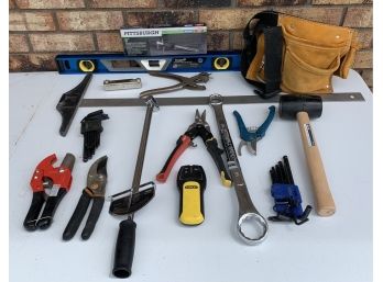 Collection Of Tools That Inclu Tool Belt, Level, Torque Wench And More!