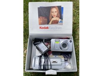 Kodak Digital Camera With Accessories