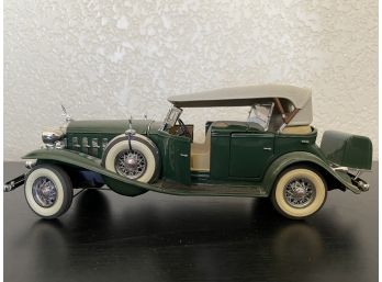 The Danbury Mint Replica 1932 Cadillac V-16 Model Car