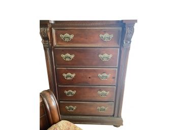 Lovely & Heavy Mahogany Stained Chest Of Drawers With Acanthus Leaf Detail