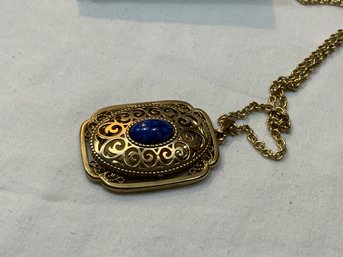 Vintage Avon Simulated Blue Lapis Cabachon Filgree Locket Necklace