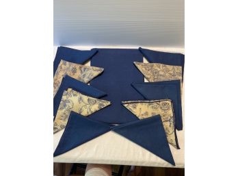 Linen Table Cloth With 8 Linen Blue Napkins & 4 Cream Print Linen Napkins, New