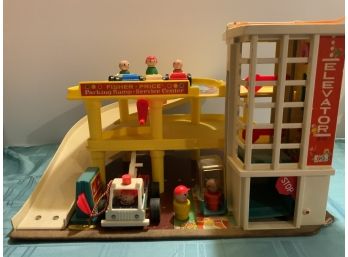 Vintage Fisher Price Parking Ramp Service Center-very Much Loved-age Appropriate Wear Damage Shown In Picture