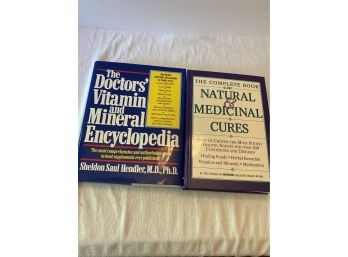 2 Hard Cover Natural Medicine & Vitamin Books, Like New