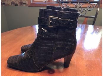 Prediction Womens Textured Boot