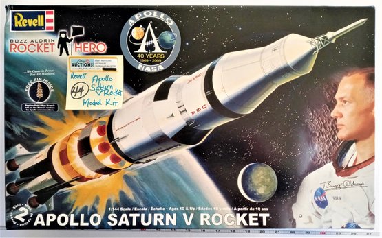 NIB Revell APOLLO Saturn V Rocket Vtg 2009 NASA Model Kit 1:144 New Old Stock