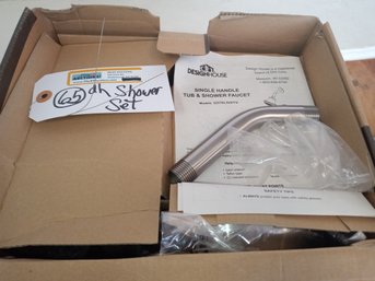 DH SILVER TUB & SHOWER BATH FAUCET SET IN BOX
