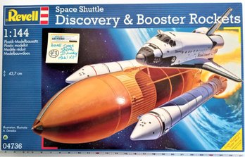 NIB Revell Space Shuttle Discovery Model Kit & Booster Rockets 1:144 04736 SEALED New Old Stock