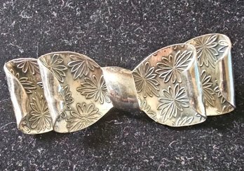 Victorian Sterling Silver Marked And Tested Daisies Embossed Bow Brooch