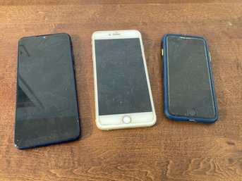 3 Used Cell Phones: 2 Iphones & 1 Motorola