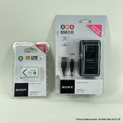 Sony Cyber-Shot Rechargeable Battery & Battery Charger NEW IN PACKAGING