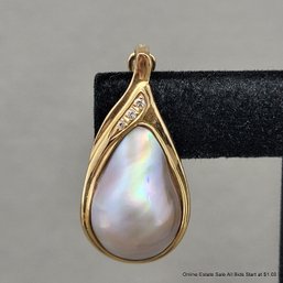 14K Yellow Gold Diamond And Blister Pearl Pendant Weighs 8 Grams