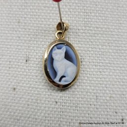 14K Yellow Gold Cat Cameo Pendant Total Weight 1.98 Grams