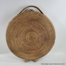 Woven Straw Hinged Handbag With Feet