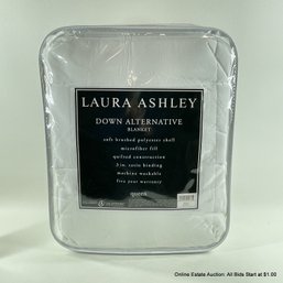 Laura Ashley Queen White Down Alternative Blanket, New In Package