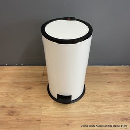 Hailo White Step Trash Can