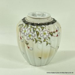 Chinese Porcelain Lobed Ginger Jar With Replaced Lid 4.75'