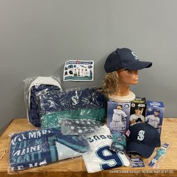 Seattle Mariners 2018 Promotion Item Set For Season Ticket Holders, Fanny Pack, Blanket, Wig Hat, Bobbleheads