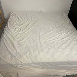 Beauty Rest Pillowtop King Sized Mattress & Box Spring (LOCAL PICKUP ONLY)