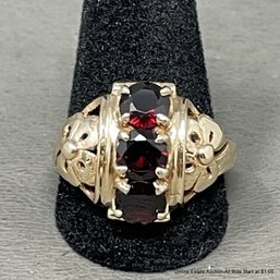 14K Yellow Gold Ring With Three Garnet Stones And Shamrock Detail 5.8 Grams Size 9