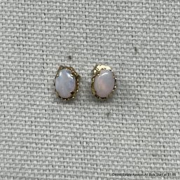 14K Yellow Gold And Opal Earrings 0.80 Grams