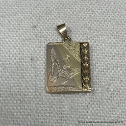 18K Yellow Gold Arabic Pendant 6.32 Grams