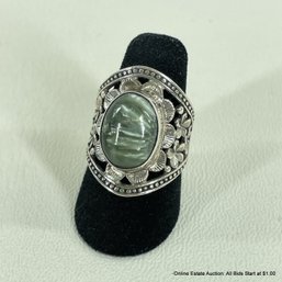 Sterling Silver & Green Stone Ring Size 6 Total Weight 7 Grams